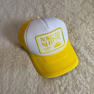 NWOT Kendra Scott “Born to shine” yellow mesh snap back trucker hat